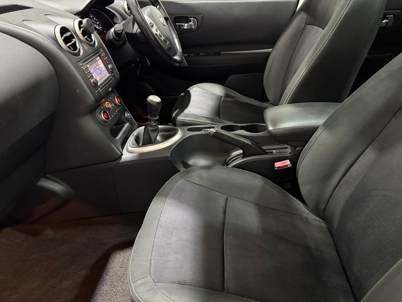 Nissan Qashqai 1.5 dCi n-tec+ SUV 5dr Diesel Manual 2WD Euro 5 (110 ps)