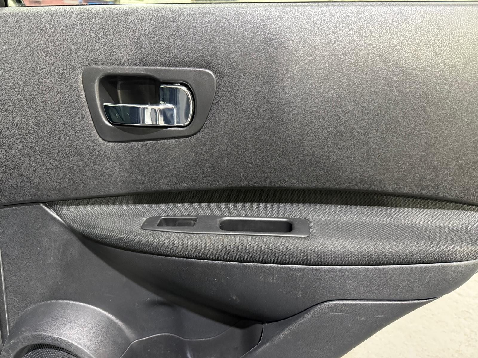 Nissan Qashqai 1.5 dCi n-tec+ SUV 5dr Diesel Manual 2WD Euro 5 (110 ps)