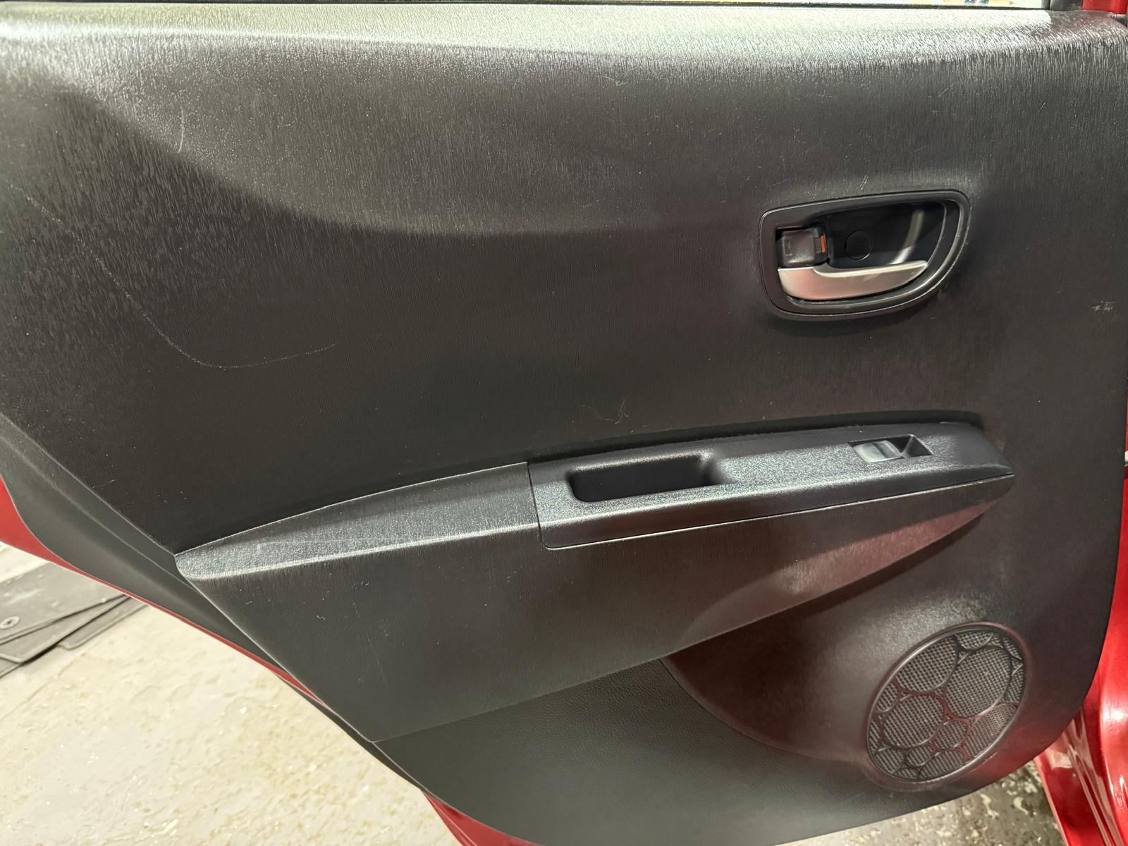 Toyota Yaris 1.33 Dual VVT-i Icon Plus Hatchback 5dr Petrol Manual Euro 5 (99 ps)